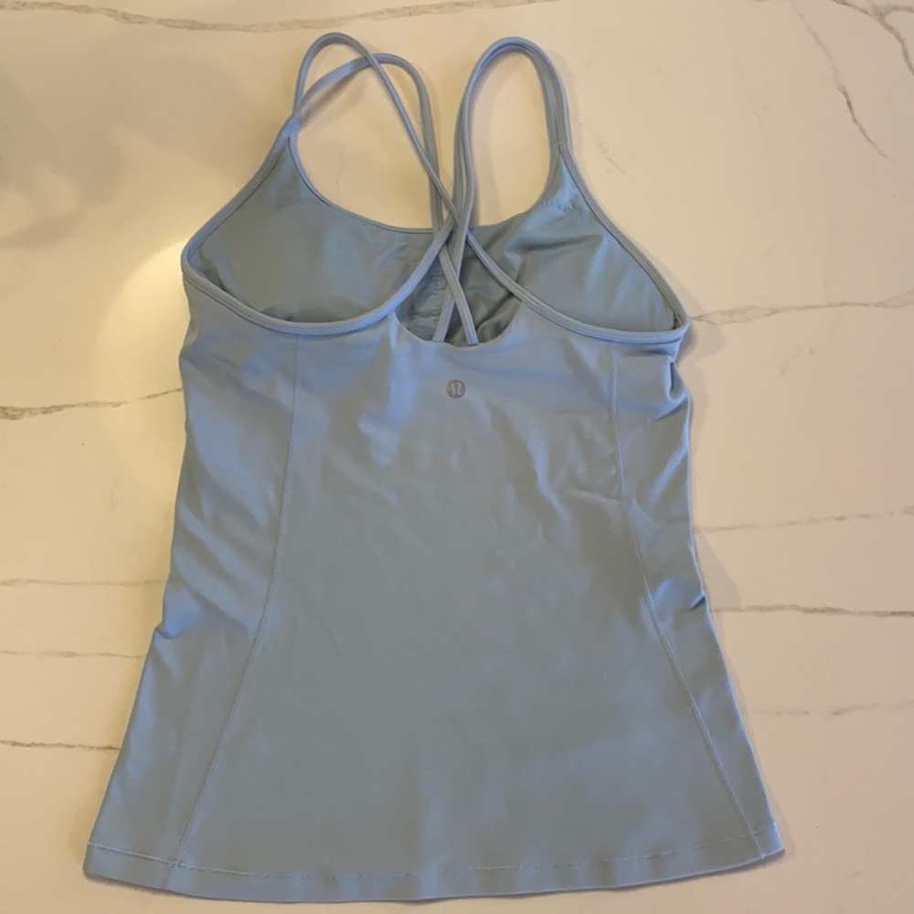 Lululemon size 6 workout top